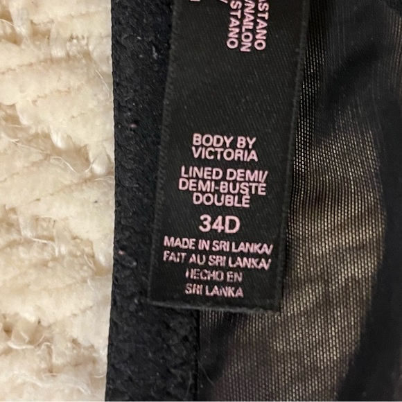 EUC Victoria’s Secret Body by Victoria and Perfect Shape 2 Bra Bundle - Picture 4 of 4